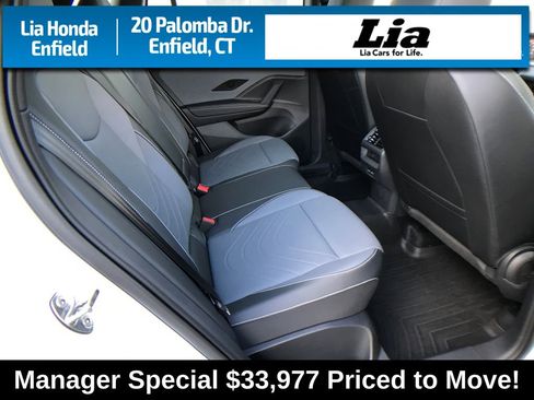 Used 2025 Volkswagen Tiguan SE R-Line image 9