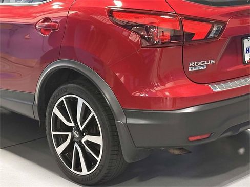 Used 2017 Nissan Rogue Sport SL w/ SL Premium Package image 11