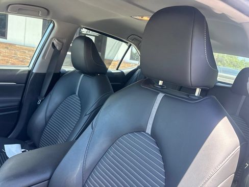 Used 2023 Toyota Camry SE FWD image 2
