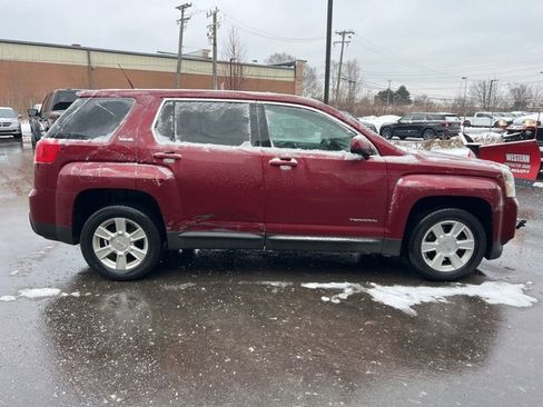 Used 2011 GMC Terrain SLE image 4