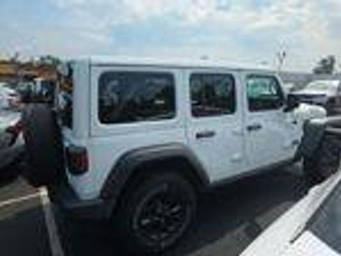 Used 2022 Jeep Wrangler Unlimited Sport AWD/4WD image 5