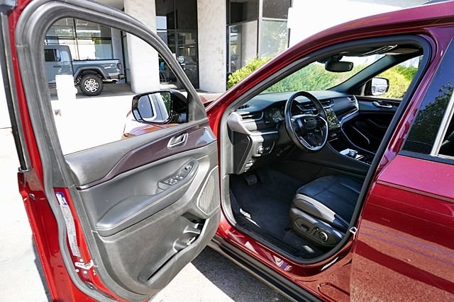 Used 2021 Jeep Grand Cherokee L Laredo AWD/4WD image 49