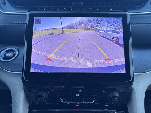 New 2025 Jeep Grand Cherokee L Limited image 35