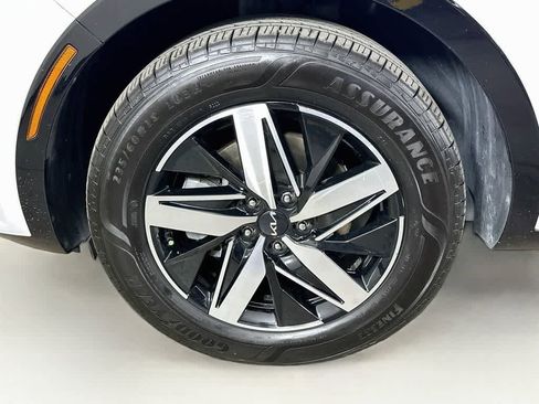 Used 2023 Kia Sorento S w/ Panoramic Sunroof Package FWD image 8