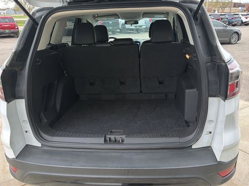 Used 2018 Ford Escape SE w/ SE Sport Appearance Package AWD/4WD image 24