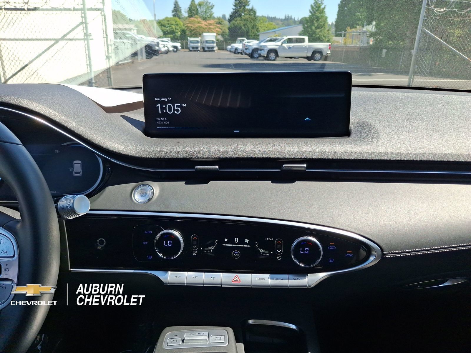 Used 2025 Genesis GV70 2.5T AWD/4WD image 11