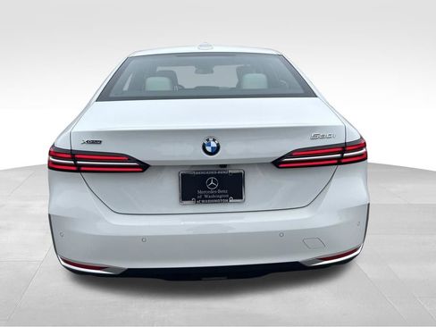 Used 2024 BMW 530i xDrive w/ Premium Package image 4