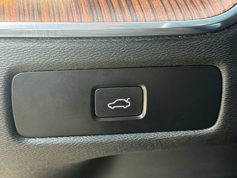 Used 2023 Volvo XC60 B5 Ultimate w/ Climate Package AWD/4WD image 23