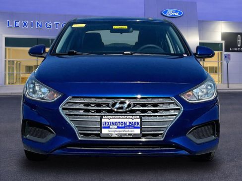 Used 2018 Hyundai Accent SE FWD image 2