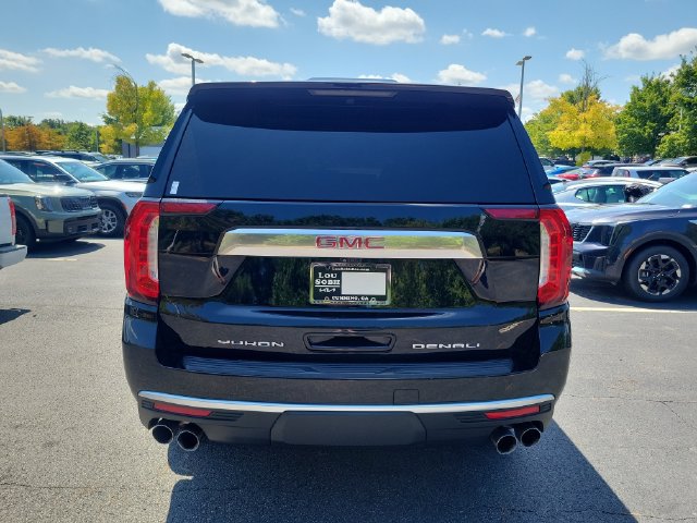 Used 2021 GMC Yukon XL Denali w/ Denali Premium Package AWD/4WD image 5