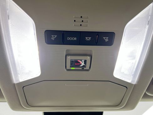 Used 2025 Toyota RAV4 XLE FWD image 21