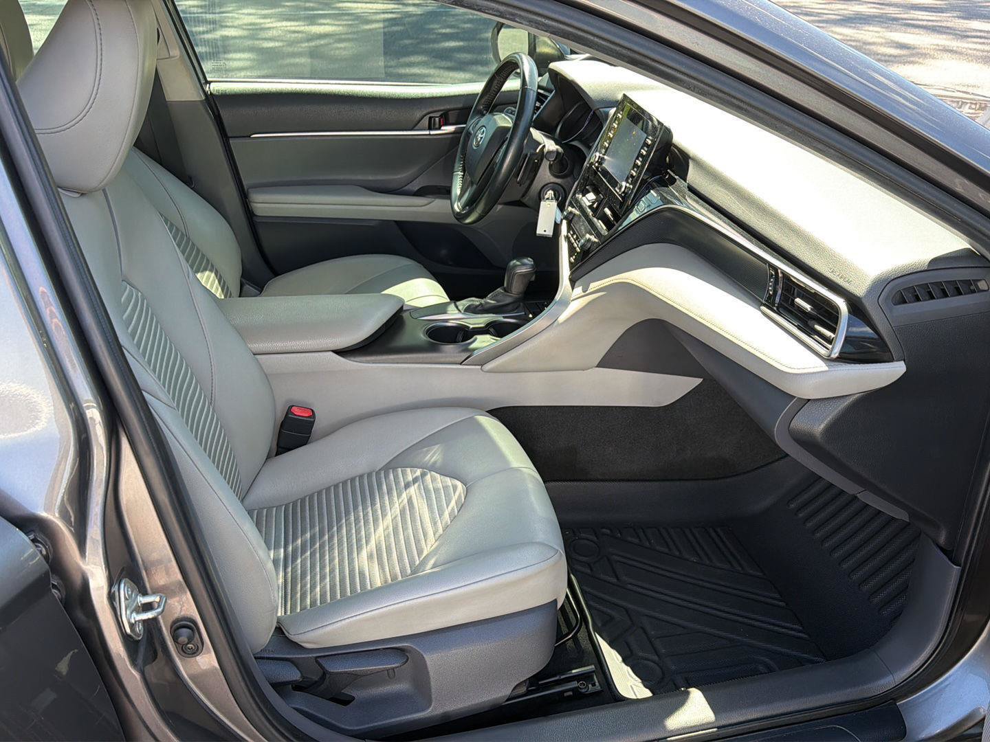 Used 2021 Toyota Camry SE FWD image 13