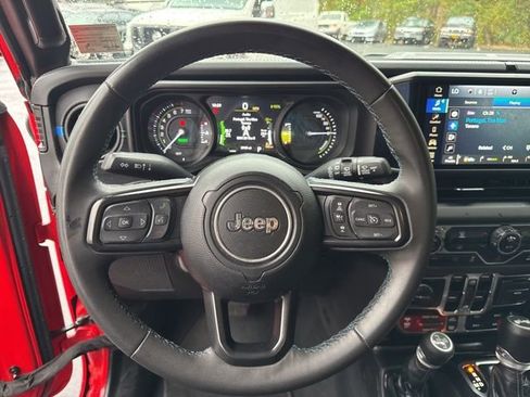 Used 2024 Jeep Wrangler Unlimited Rubicon 4xe image 14