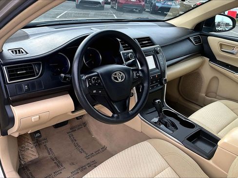 Used 2016 Toyota Camry LE image 13