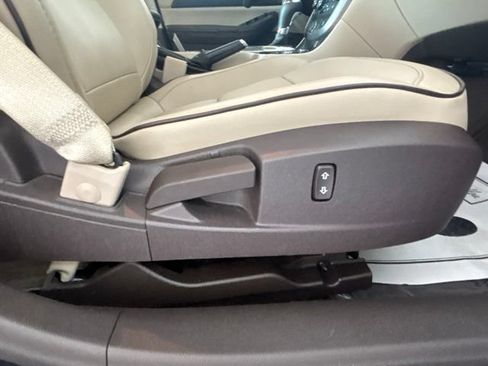 Used 2015 Chevrolet Malibu LT w/ Leather Package FWD image 31