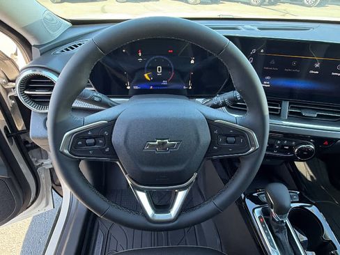 New 2026 Chevrolet Trax ACTIV w/ Sunroof Package FWD image 18