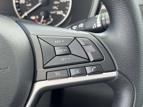 Used 2024 Nissan Altima 2.5 SV FWD image 24