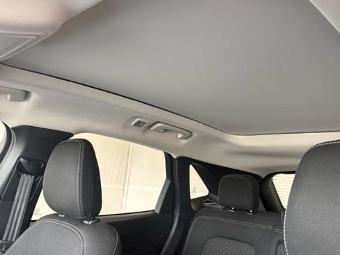 Used 2025 Ford Escape Active w/ Tech Pack #1 FWD image 2