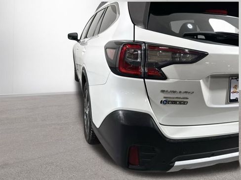 Used 2020 Subaru Outback Limited image 29