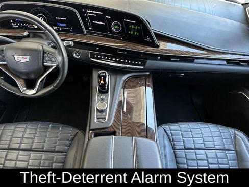 Used 2022 Cadillac Escalade ESV Sport Platinum w/ LPO, ONYX Package AWD/4WD image 16