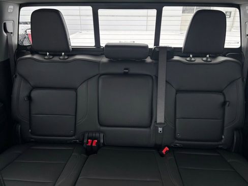 Used 2024 GMC Sierra 2500 SLT w/ SLT Premium Package image 25