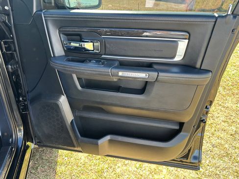 Used 2017 RAM 1500 Limited image 17