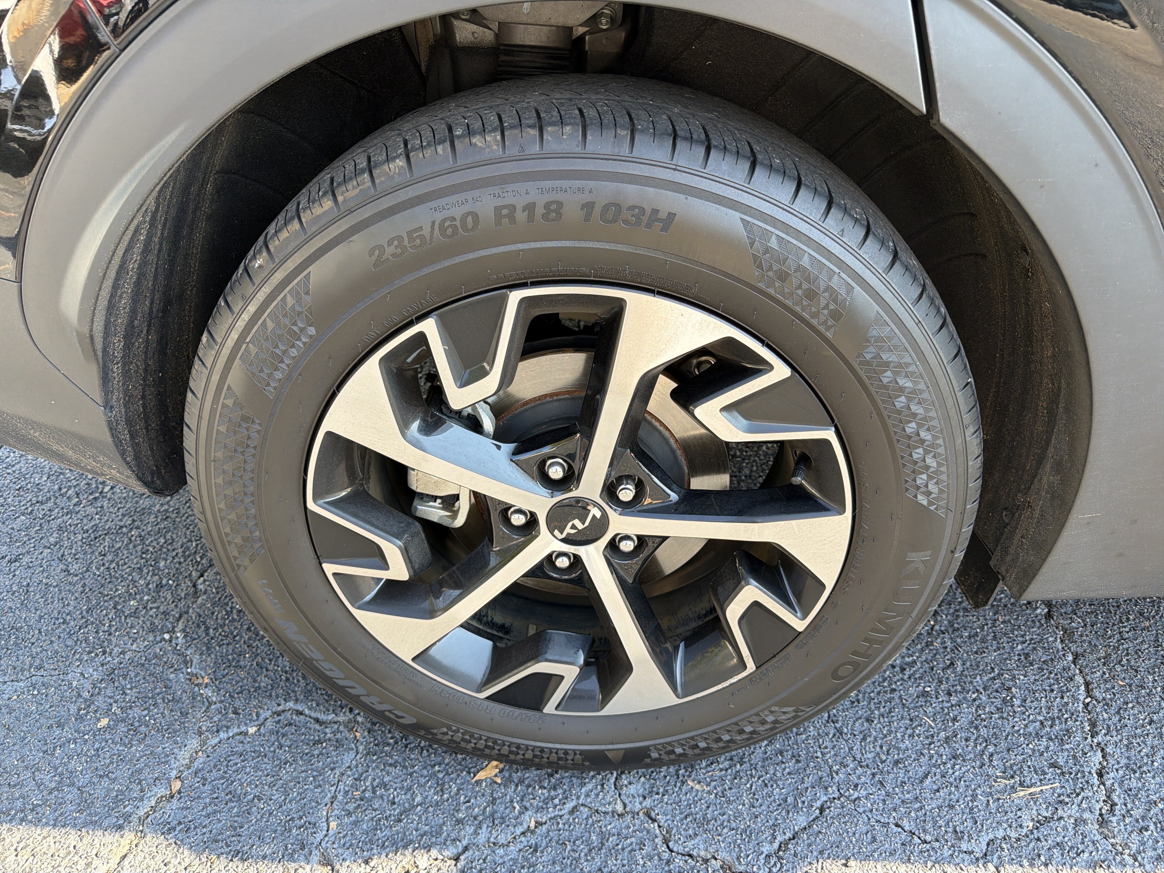 Used 2024 Kia Sportage EX FWD image 8