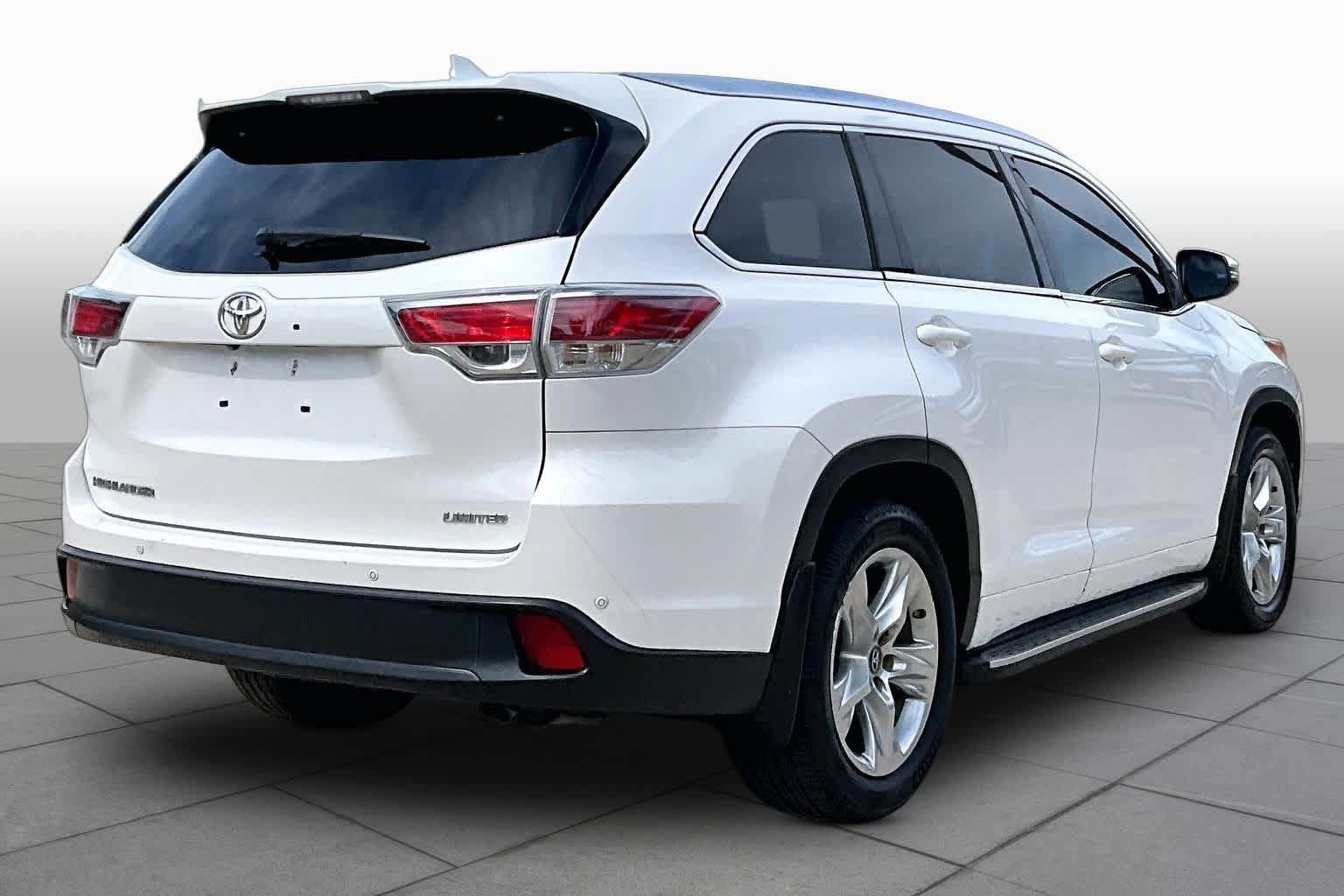 Used 2016 Toyota Highlander Limited FWD image 12