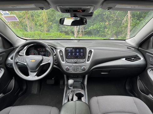 Used 2023 Chevrolet Malibu LT FWD image 2