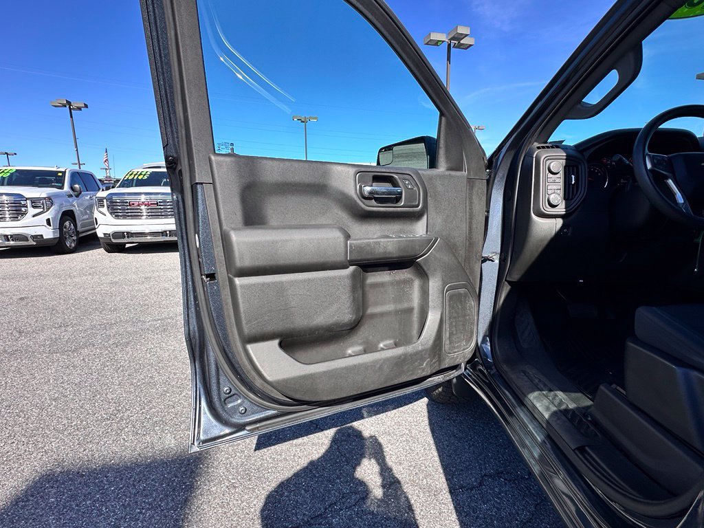 Certified 2021 Chevrolet Silverado 1500 Custom w/ LPO, Dark Essentials Package AWD/4WD image 23