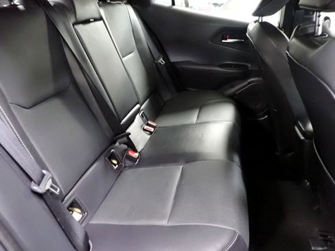 Used 2024 Toyota Prius XLE image 9