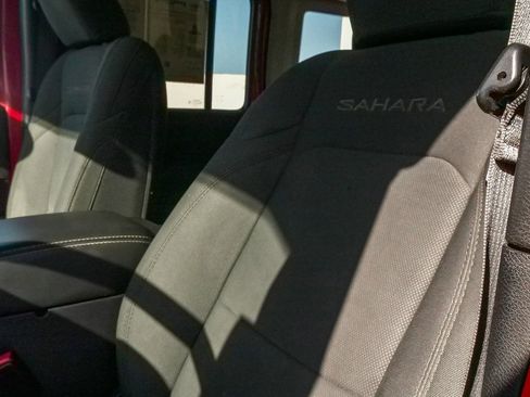 Used 2021 Jeep Wrangler Unlimited Sahara image 21