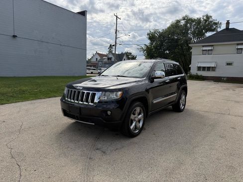 Used 2011 Jeep Grand Cherokee Overland AWD/4WD image 3