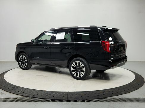 Used 2025 Ford Expedition Platinum w/ Driver's Package AWD/4WD image 6