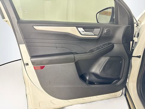 Used 2021 Ford Escape SEL w/ Technology Package image 9