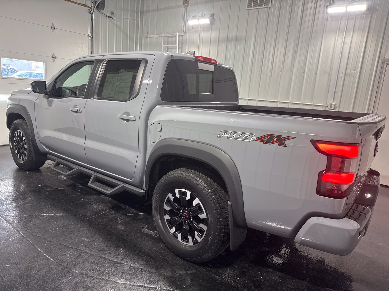Used 2022 Nissan Frontier PRO-4X w/ Off-Road Protection Package AWD/4WD image 2