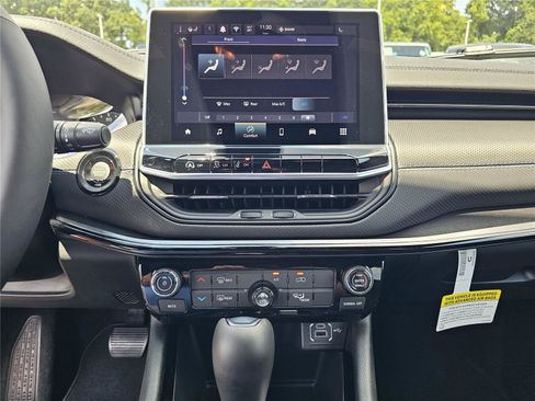 New 2026 Jeep Compass Latitude AWD/4WD image 24
