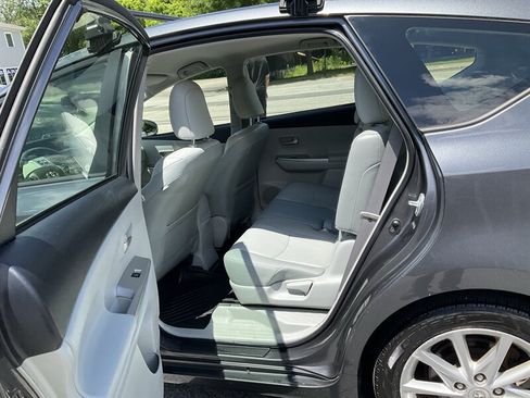 Used 2012 Toyota Prius V Five FWD image 13