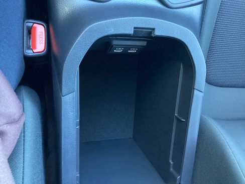 Certified 2025 Toyota RAV4 LE image 34