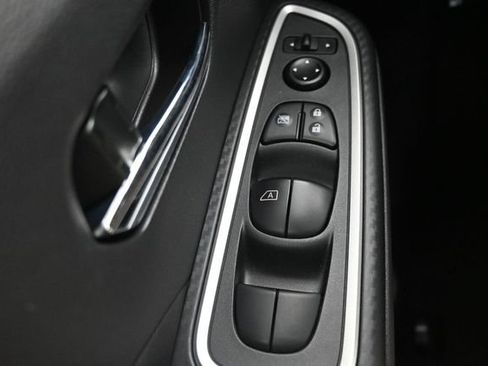 Used 2025 Nissan Versa SR w/ Trunk Package FWD image 16