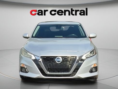 Used 2019 Nissan Altima 2.5 SL FWD image 9