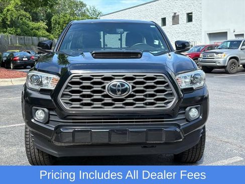 Used 2022 Toyota Tacoma TRD Sport w/ TRD Premium Sport Package AWD/4WD image 4