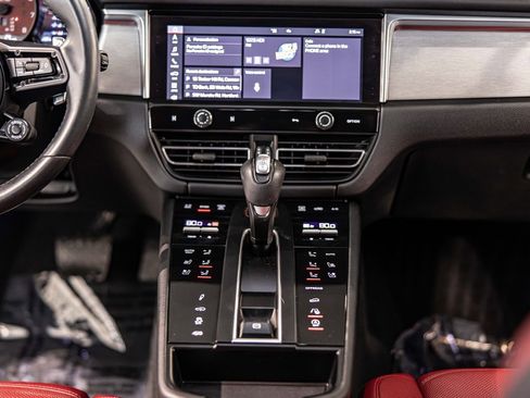 Used 2023 Porsche Macan S image 38