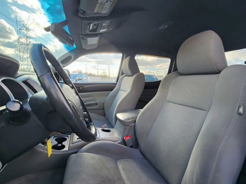 Used 2010 Toyota Tacoma PreRunner RWD image 9