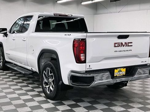Used 2023 GMC Sierra 1500 SLE AWD/4WD image 3