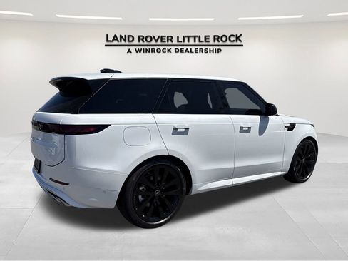 New 2025 Land Rover Range Rover Sport Dynamic SE image 3