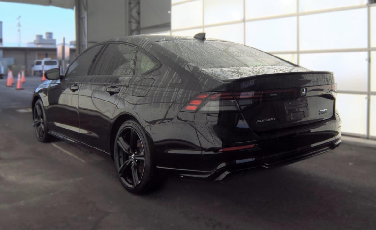Used 2023 Honda Accord Sport image 5