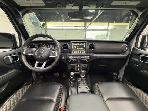 Used 2023 Jeep Wrangler Unlimited Sahara AWD/4WD image 14