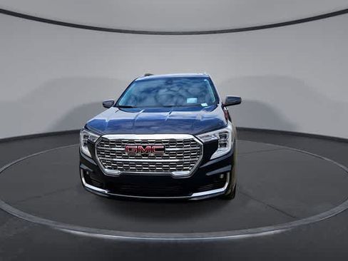 Used 2022 GMC Terrain Denali w/ Denali Premium Package AWD/4WD image 3