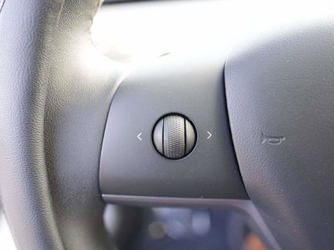 Used 2020 Tesla Model 3 Standard Range RWD RWD image 17